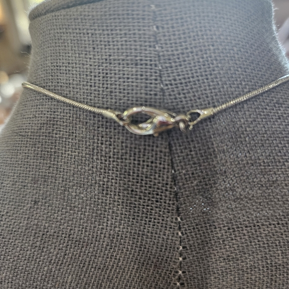 Elegant Silver Pendant Necklace - Picture 7 of 8